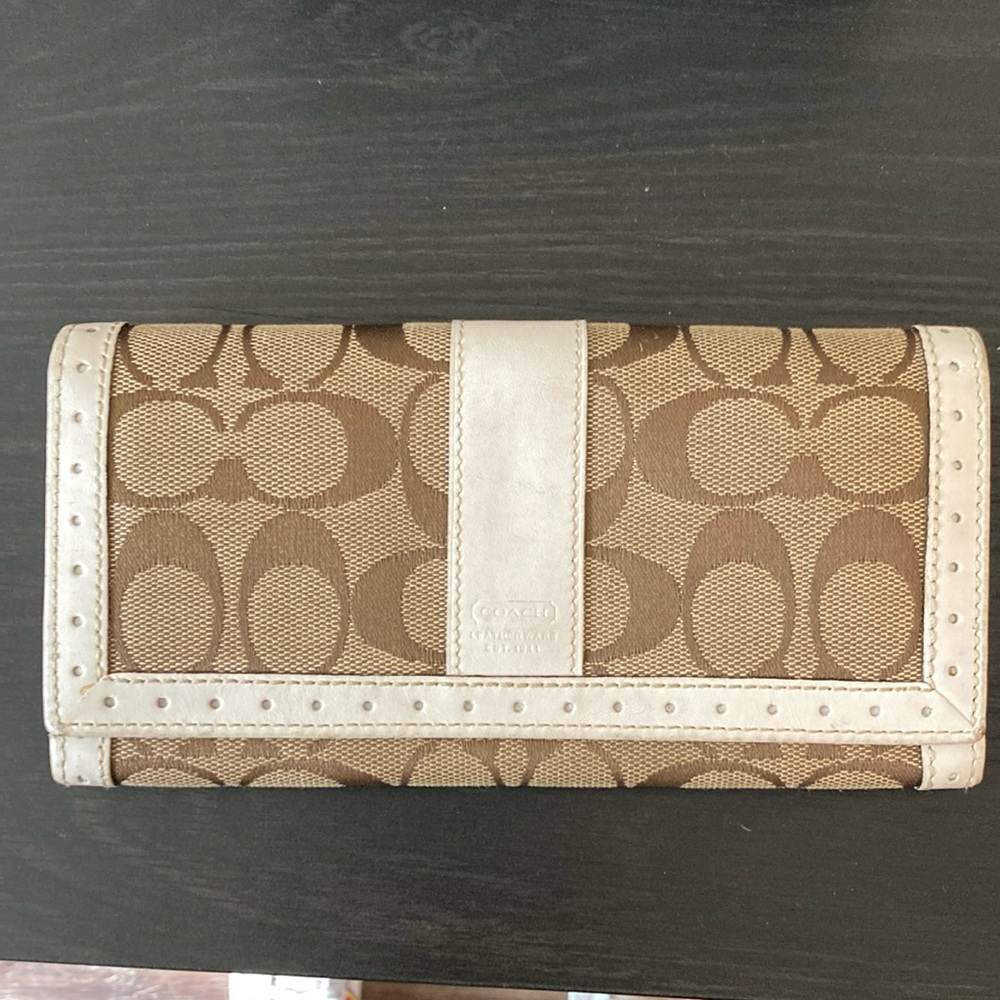 Woman’s coach wallet